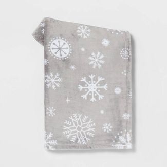 Snowflake Printed Plush Christmas Throw Blanket Wondershop™