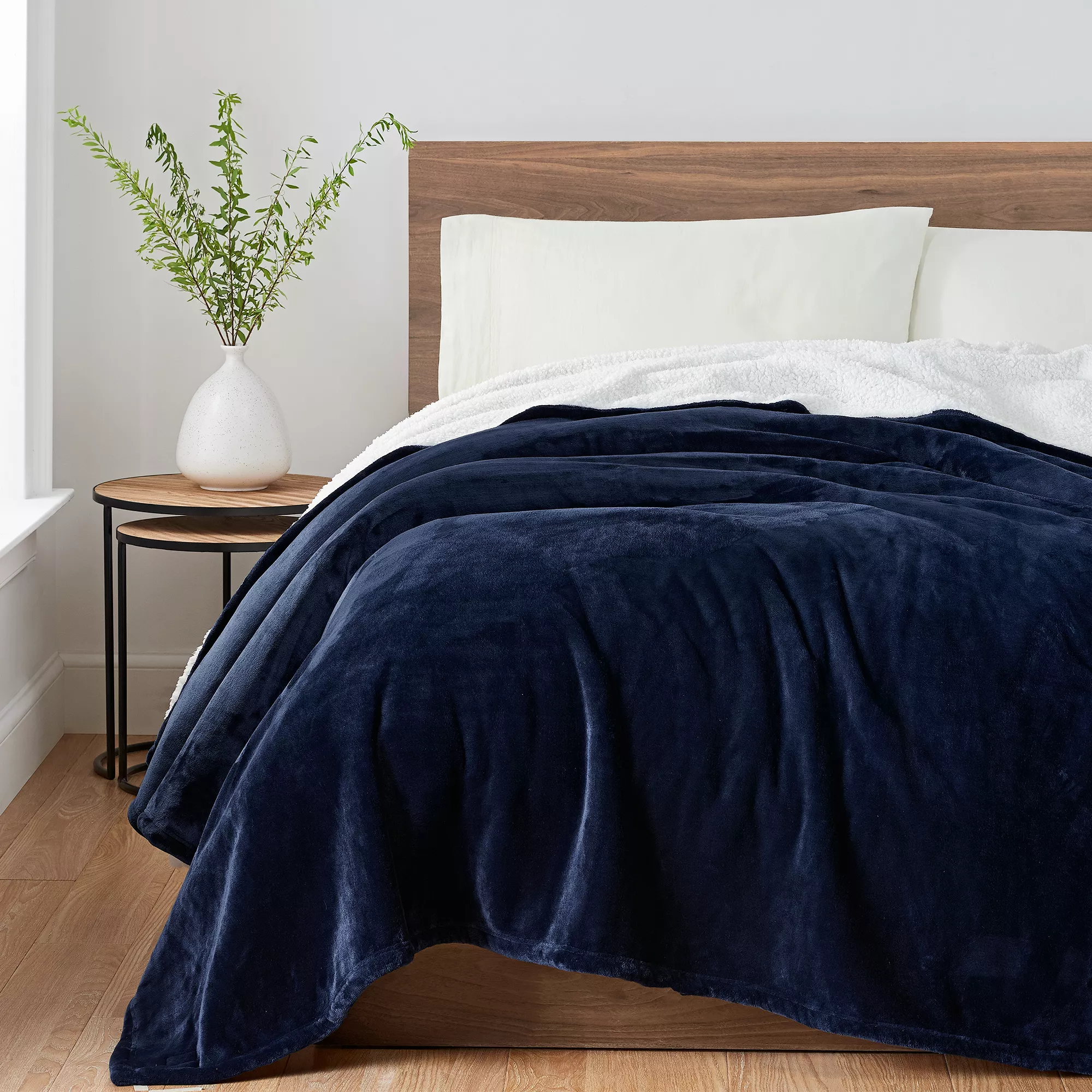 UGG® Avalon Twin Sherpa Throw Blanket in Navy