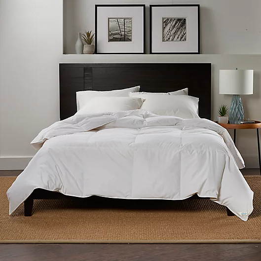 The Seasons Collection 400-Thread-Count Year-Round Warmth Down Alternative TWIN