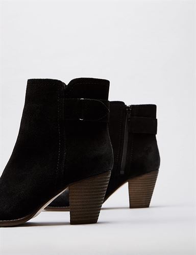 find. Women's Leather Ankle Boots