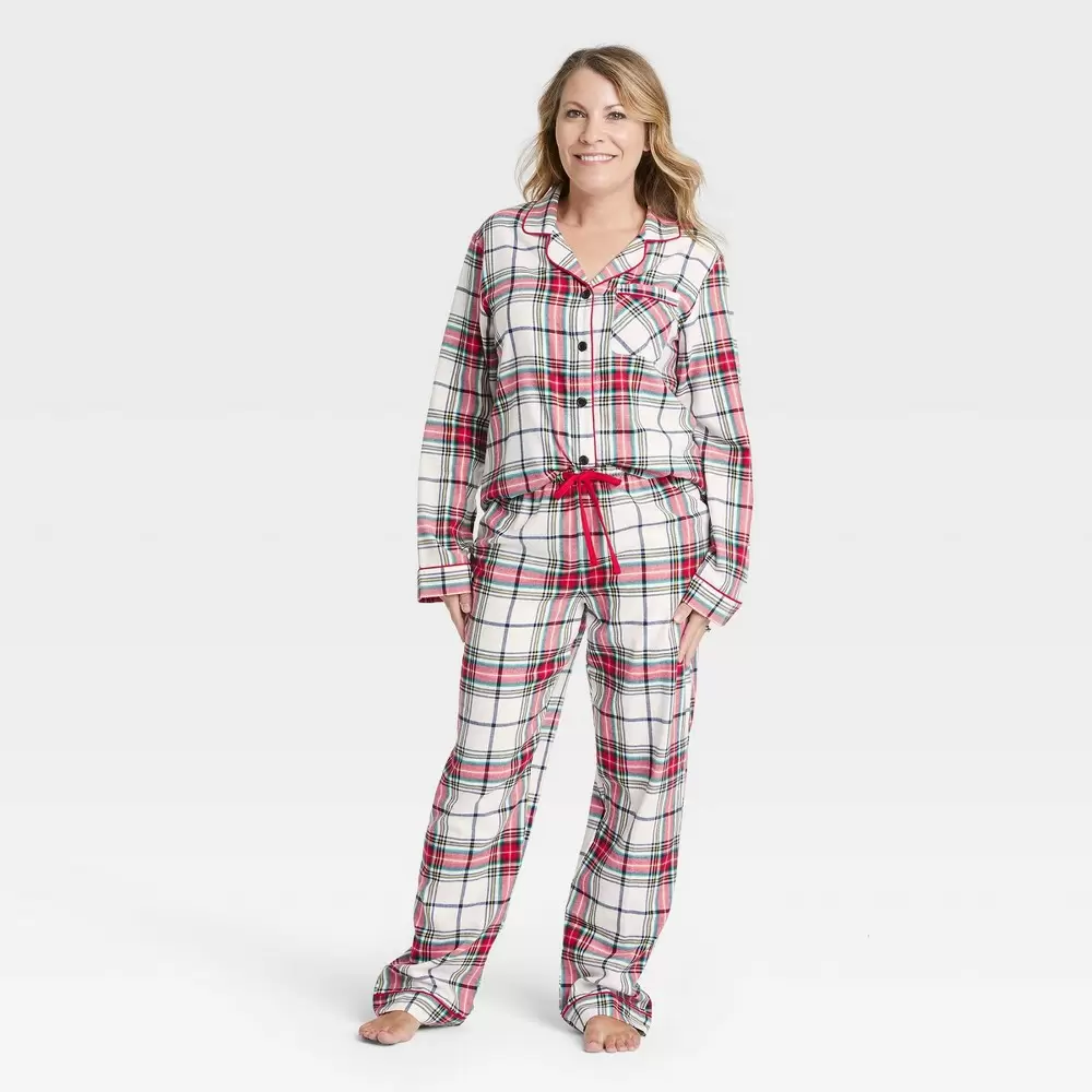Women's Holiday Plaid Flannel Matching Family Pajama Set - Wondershop White XS