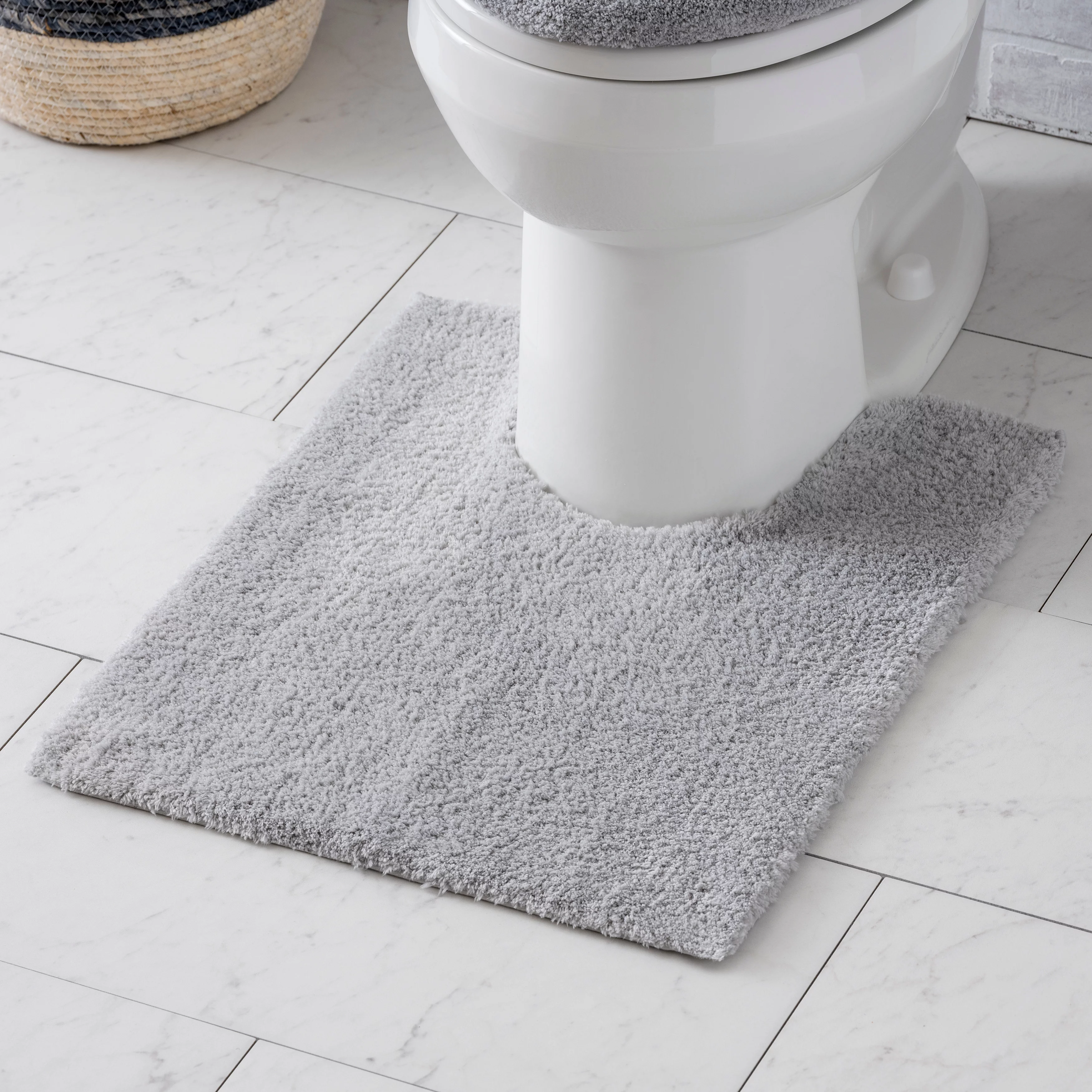 Better Homes and Gardens Thick and Plush Bath Rug, Contour, Soft Silver