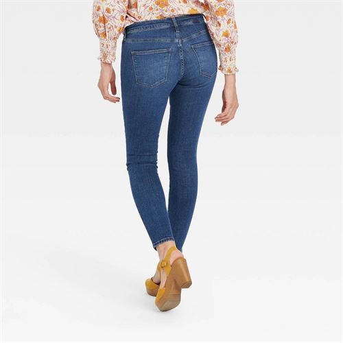 Women's Mid-Rise Curvy Skinny Jeans - Universal Thread Washed Indigo 12 Short,