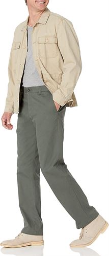 Amazon Essentials Men's Classic-Fit Wrinkle-Resistant Flat-Front Chino Pant