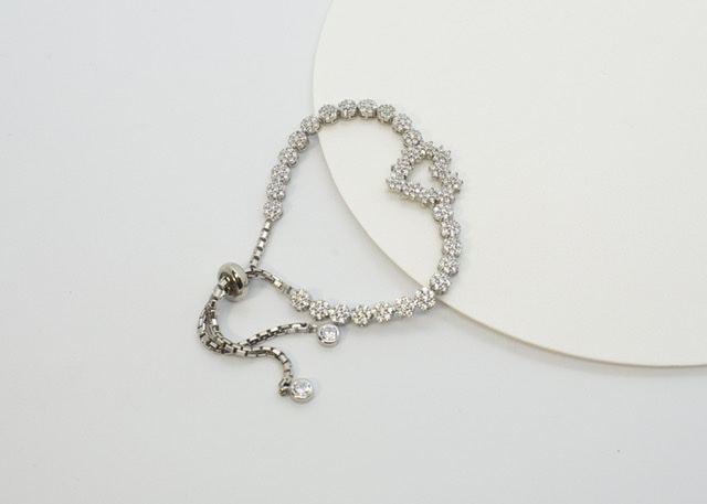 Luxurious Silver 925 Heart shape bracelet