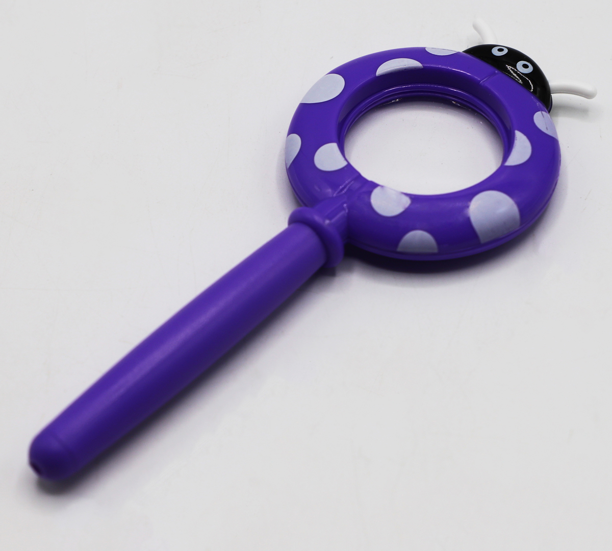 Ladybug magnifying glasses from YIPPEE