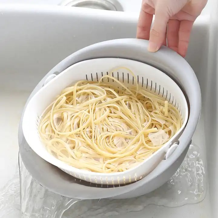 A dish strainer for washing fruits and other helpful tools in your kitchen