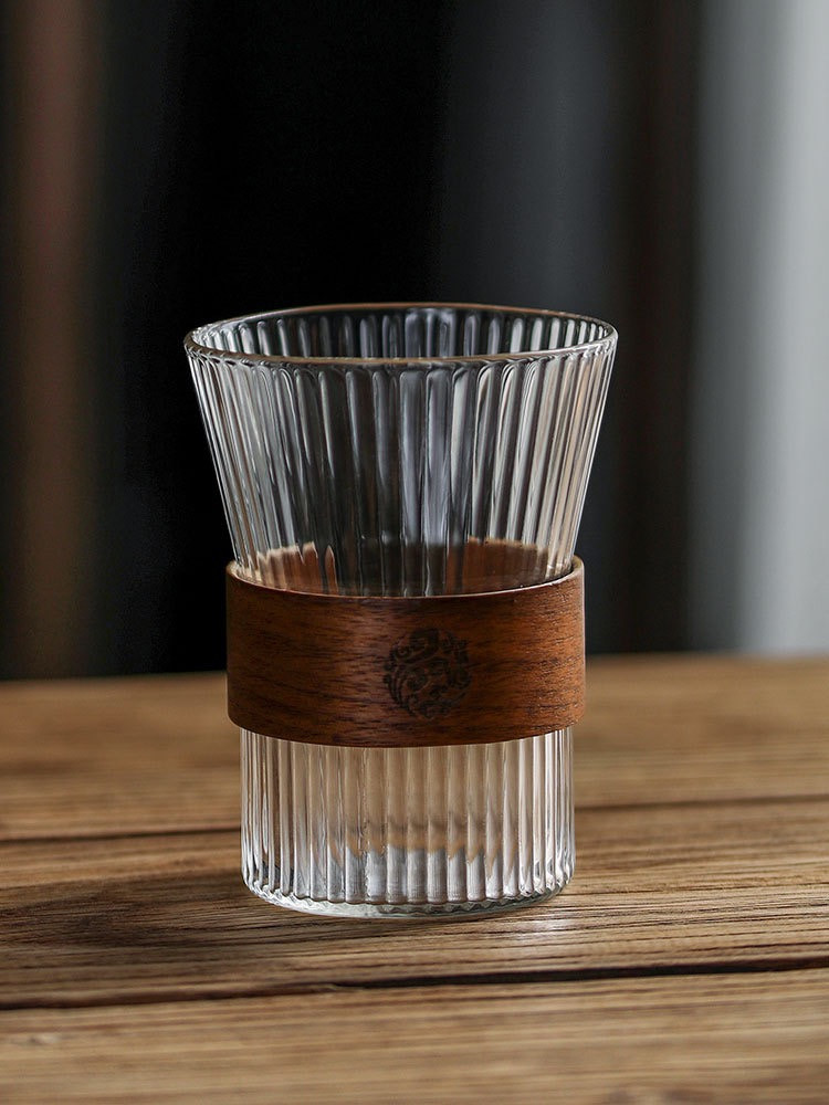Japanese-style glass cup with wooden handle for hot and cold drinks, 320 ml