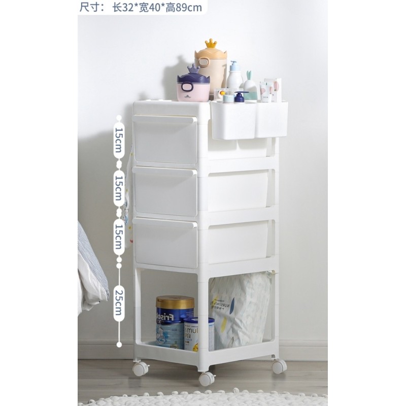 Plastic trolley with drawers to organize baby's belongings