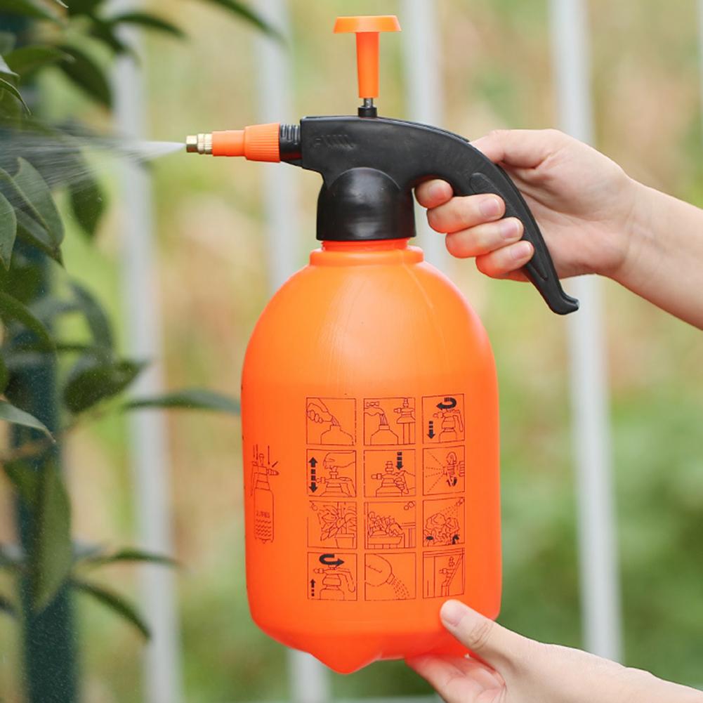 Water spray bottle to irrigate the park 2 liters
