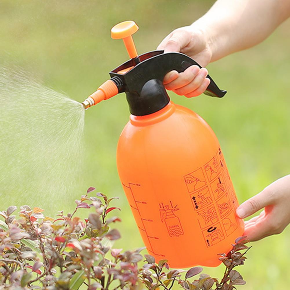 Water spray bottle to irrigate the park 2 liters