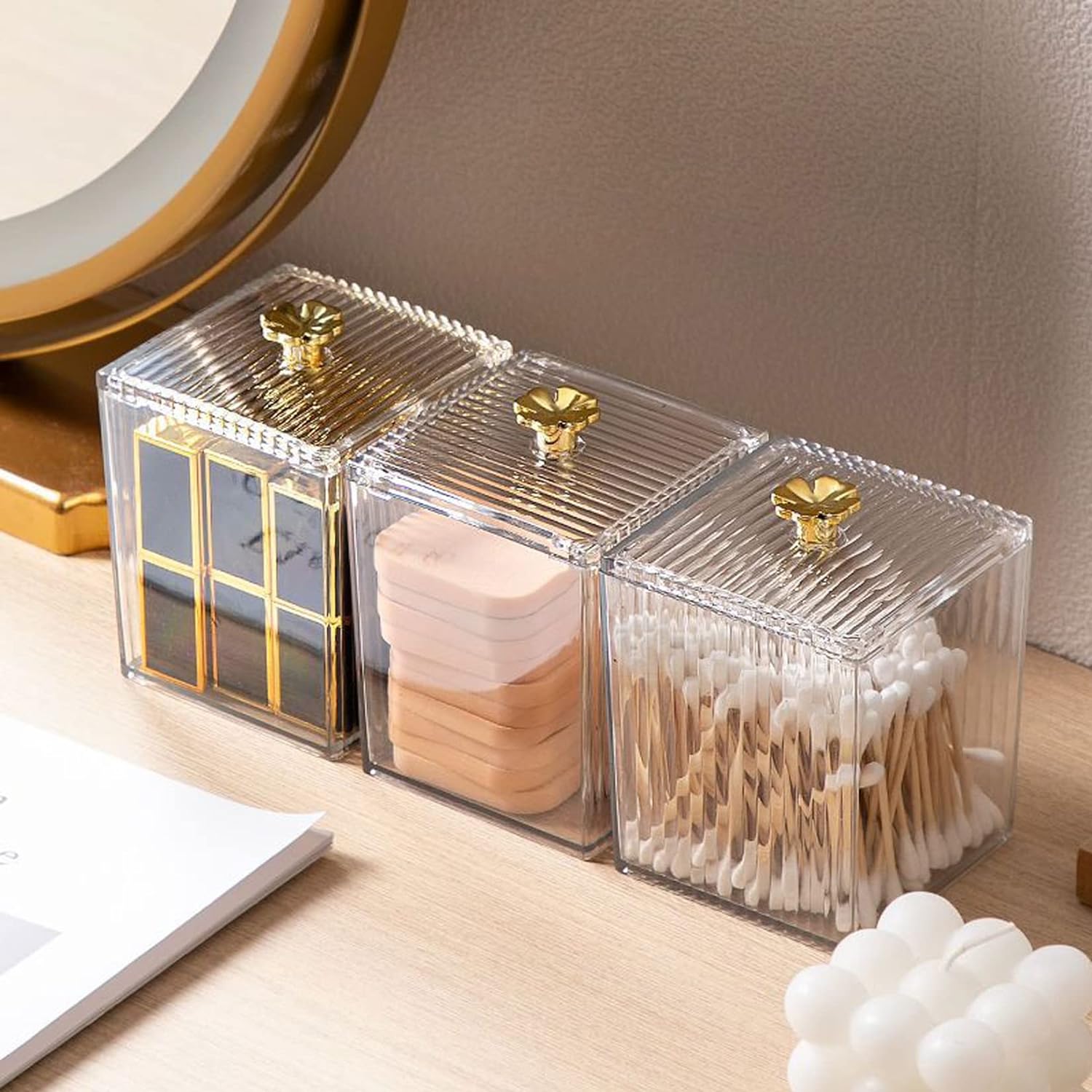 The dressing rack organizer is made of clear acrylic, one piece of suitable size