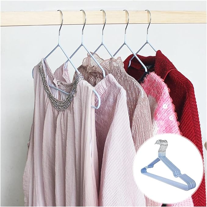 Clothes hangers in several colors, 5 pieces