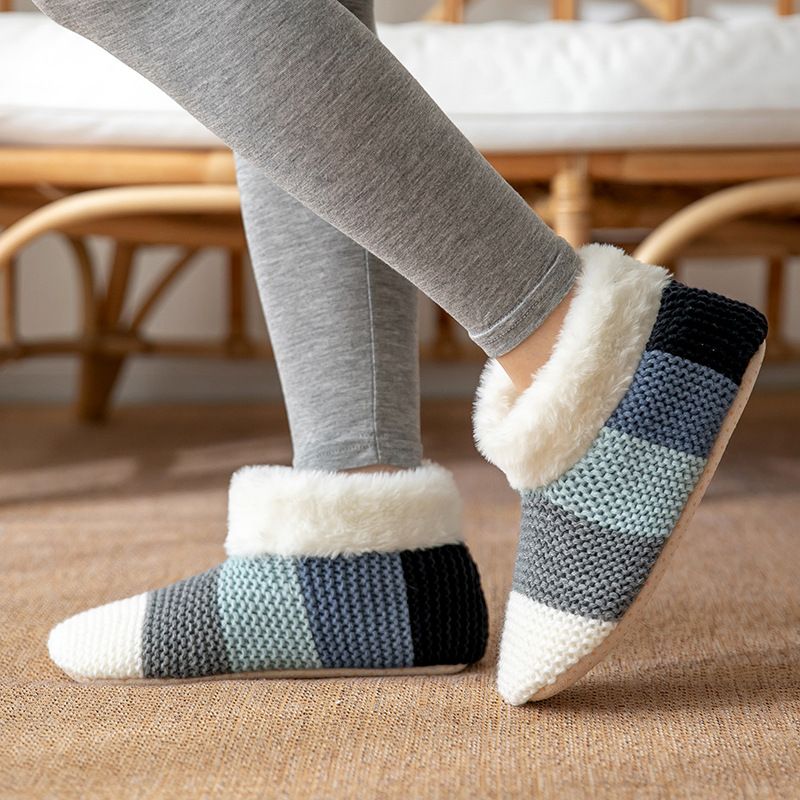 Medium fur patterned socks 1 From AL Samah